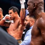 Vitor Belfort humilie Evander Holyfield par KO technique au premier round